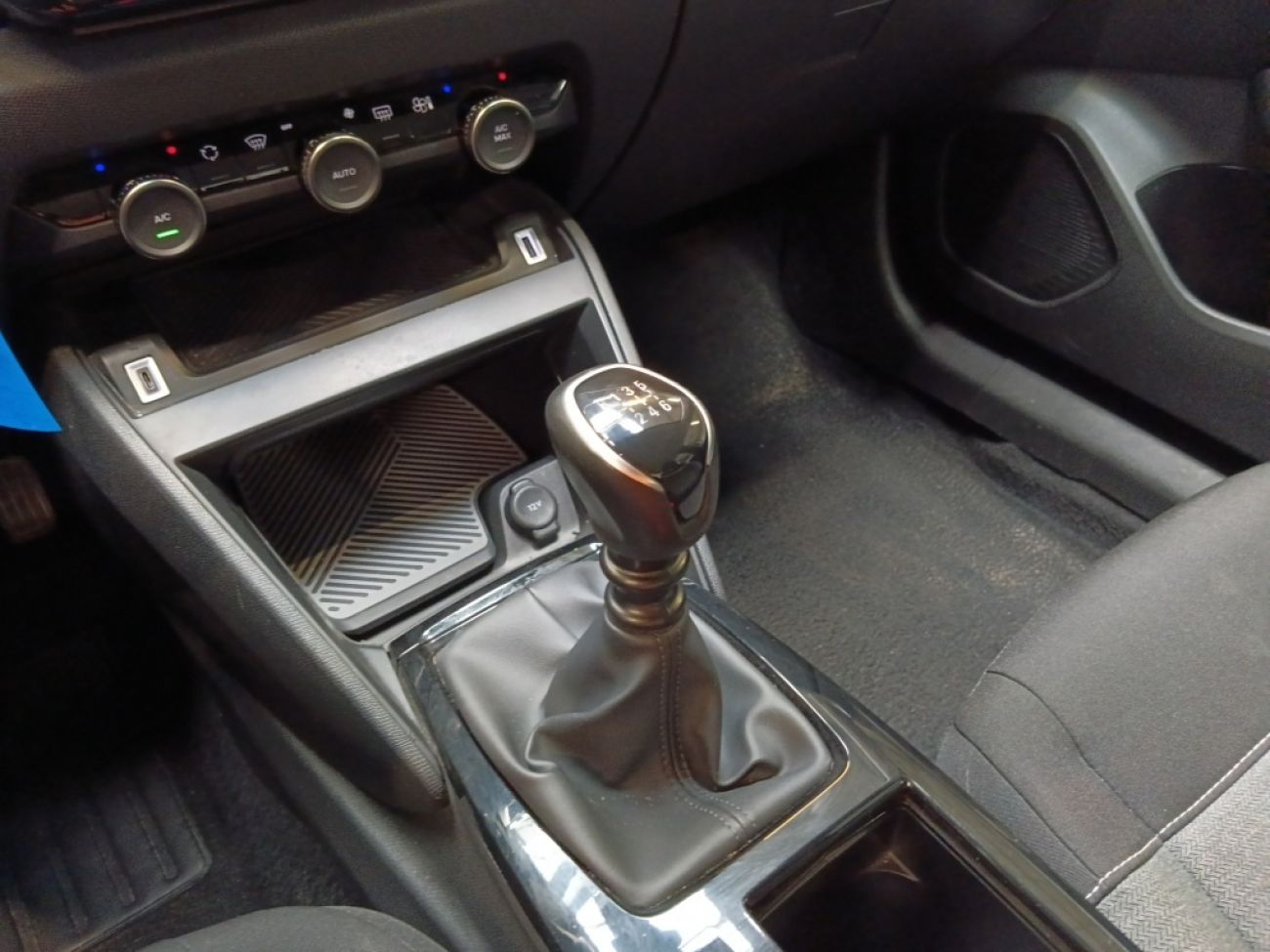 Mandataire Citroën C4 X 1.2 PURETECH 100 FEEL