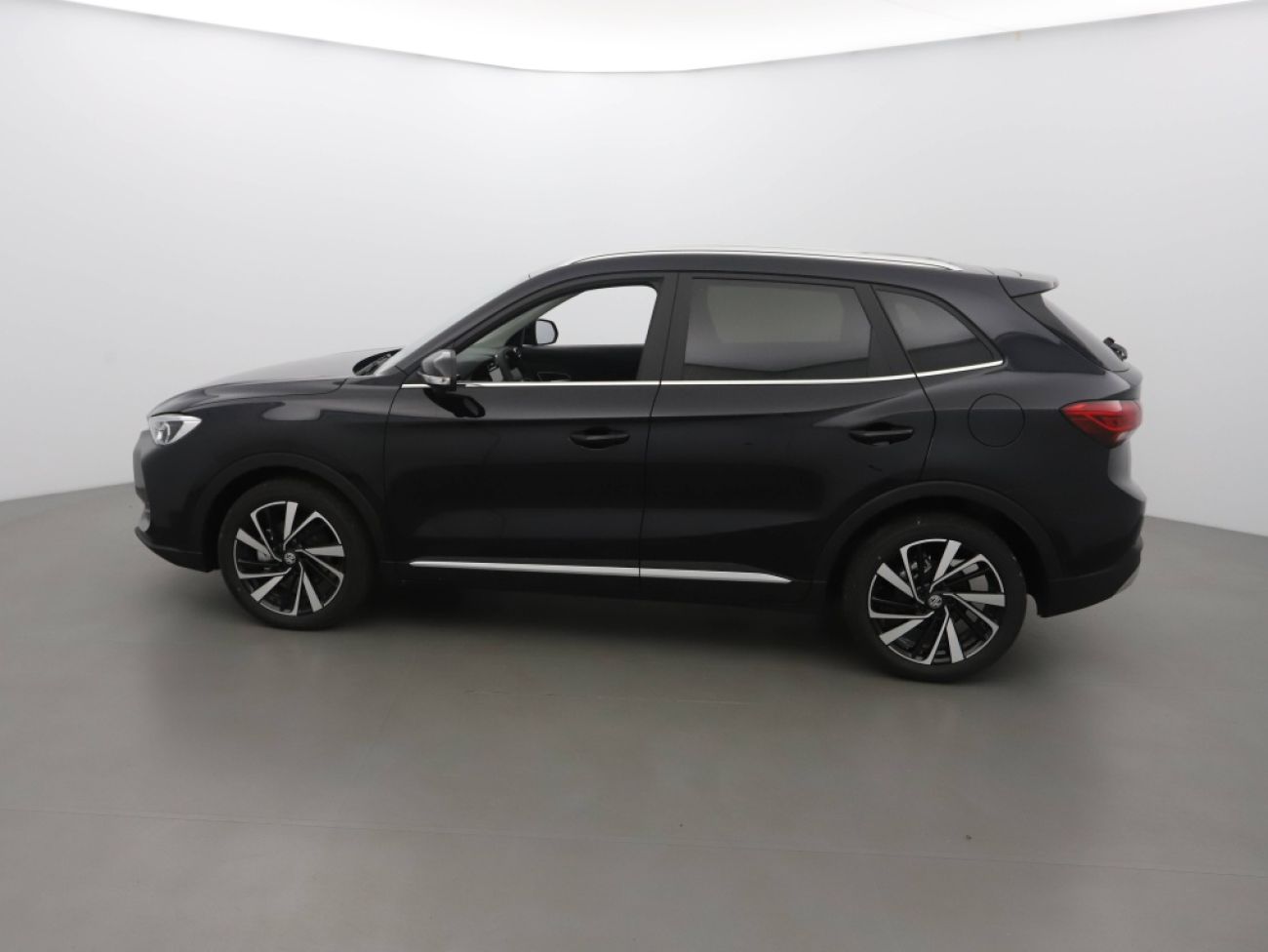 Mandataire MG ZS 1.5 HYBRID+ 197CH LUXURY