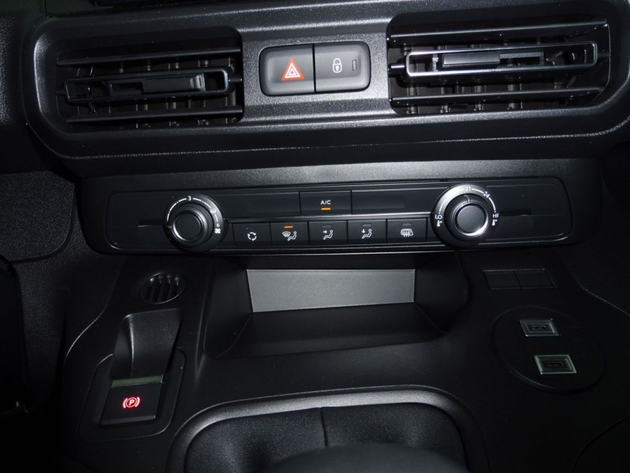 Mandataire PEUGEOT Partner M 650KG BLUEHDI 100CH S&S