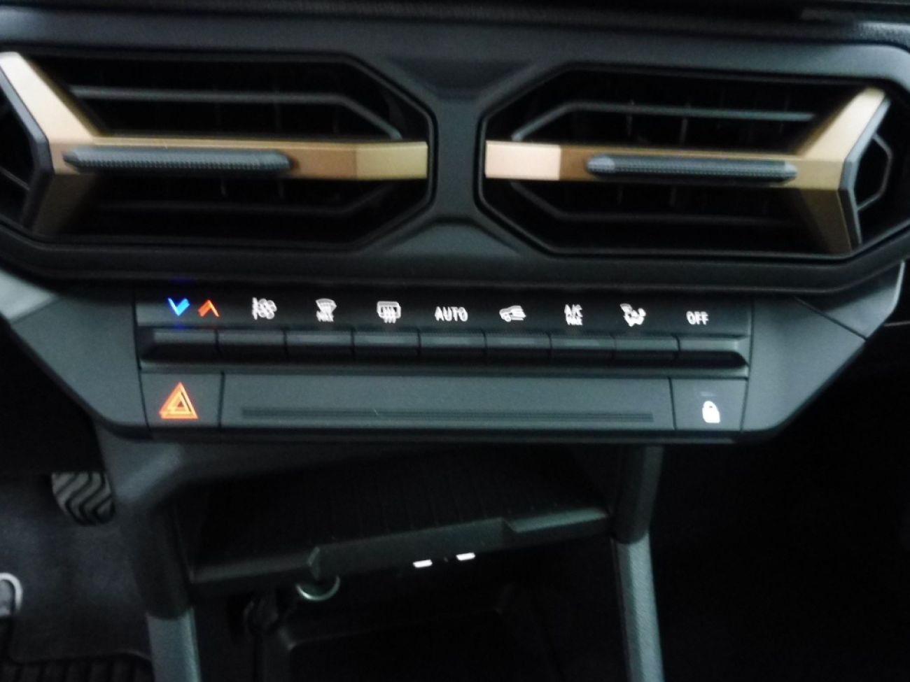 Mandataire Dacia DUSTER 1.2 TCE MILD HYBRID 130CH EXTREME 4X4