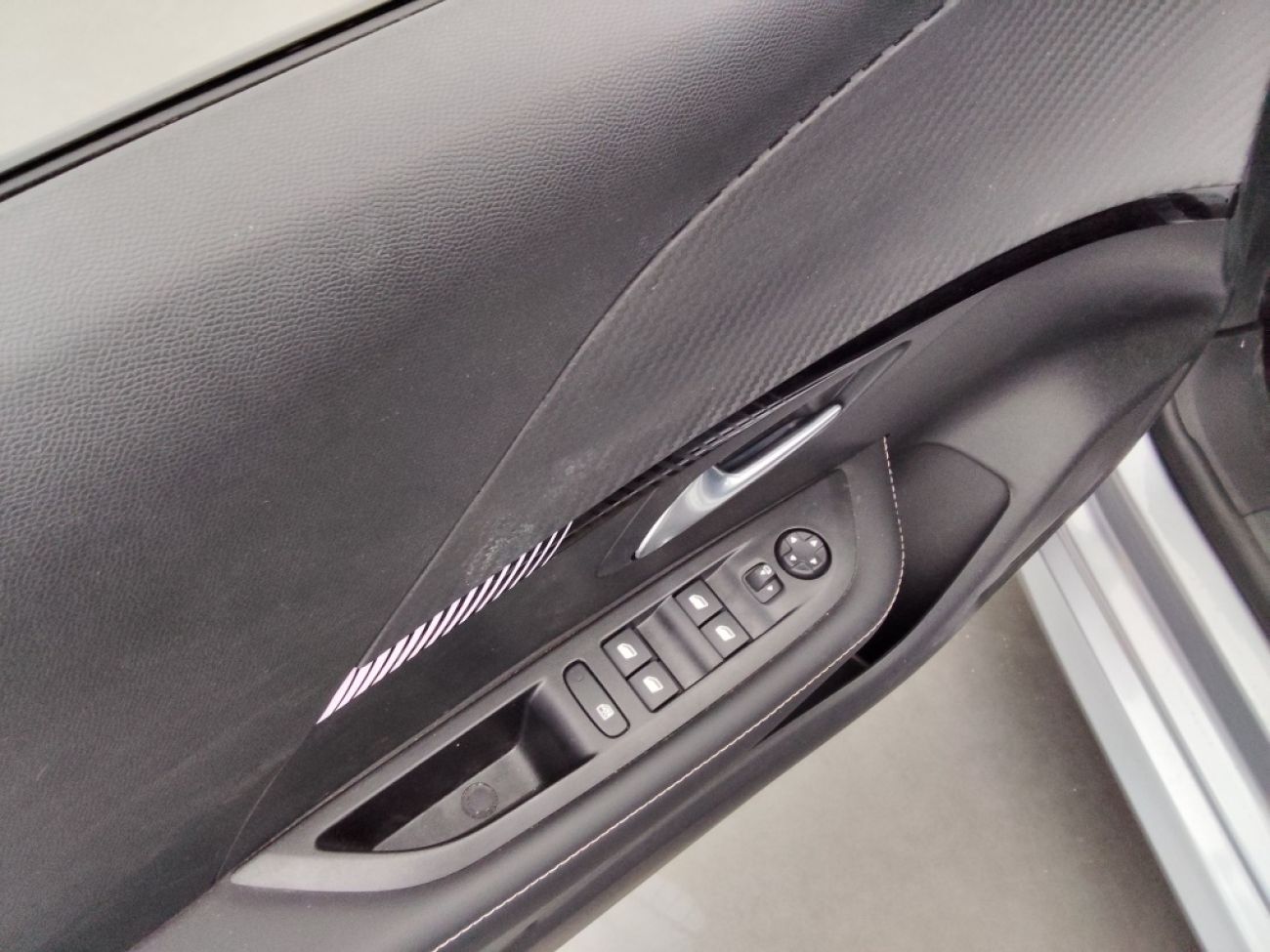 Mandataire PEUGEOT 208 1.2 100CH S&S ALLURE