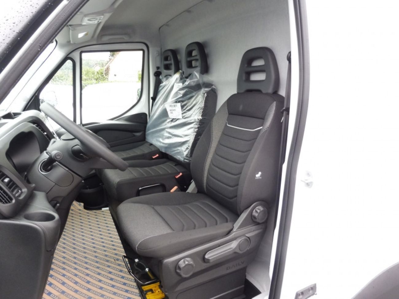 Mandataire IVECO Daily 35S18 3.0 V16 HI-MATIC H2 180CV