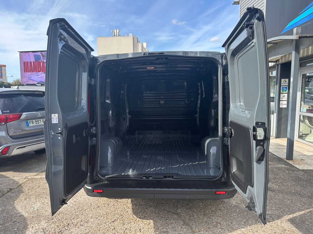 Mandataire RENAULT TRAFIC L1H1 ADVANCE 3T blue dci 150 auto