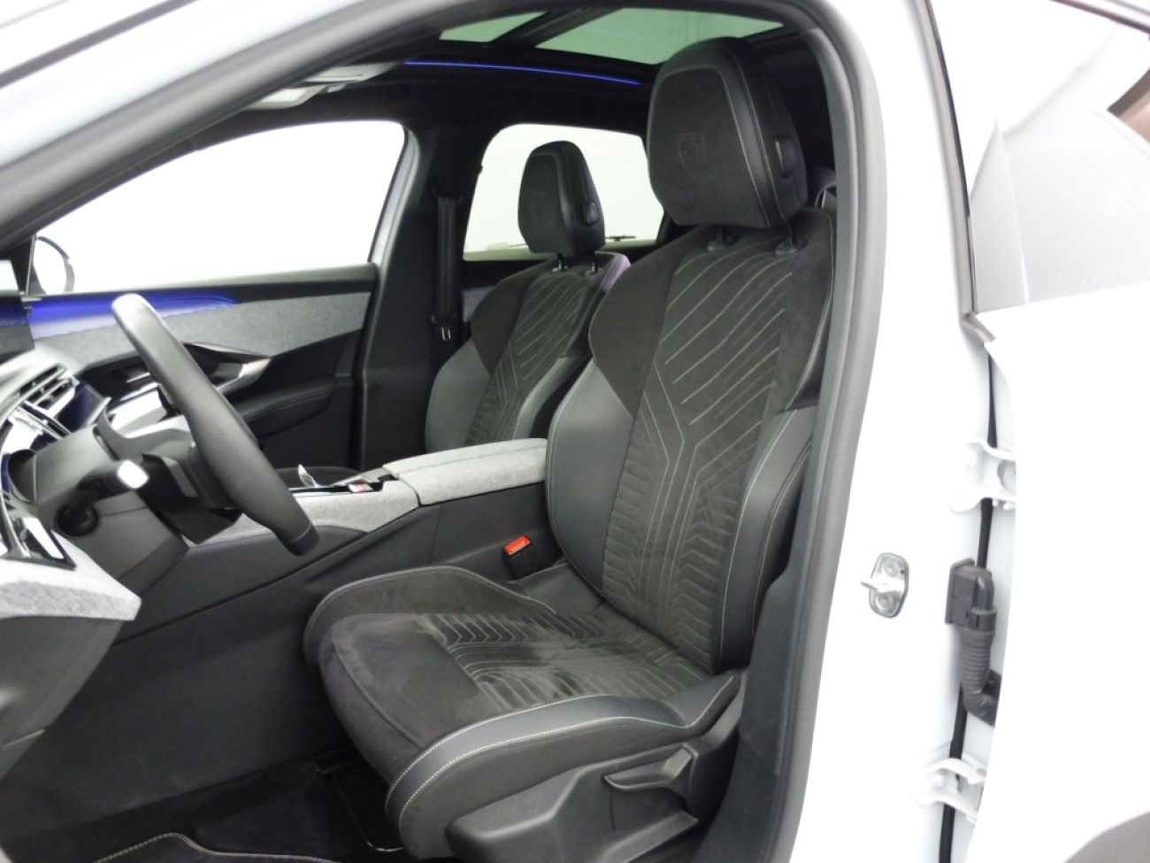 Mandataire PEUGEOT 3008 HYBRID 136CH GT E-DCS6