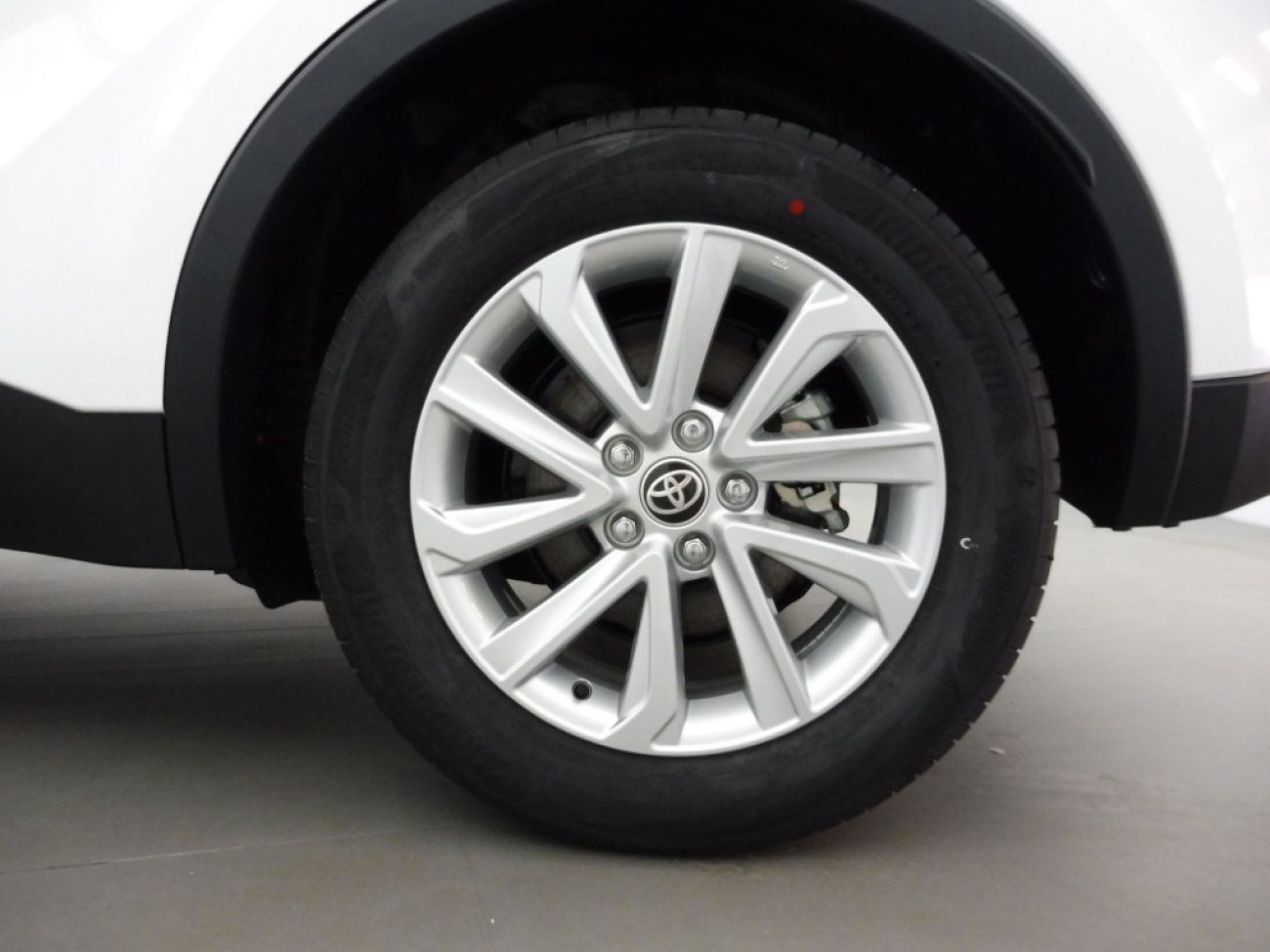 Mandataire TOYOTA C-HR 1.8 140CH DYNAMIC NG23