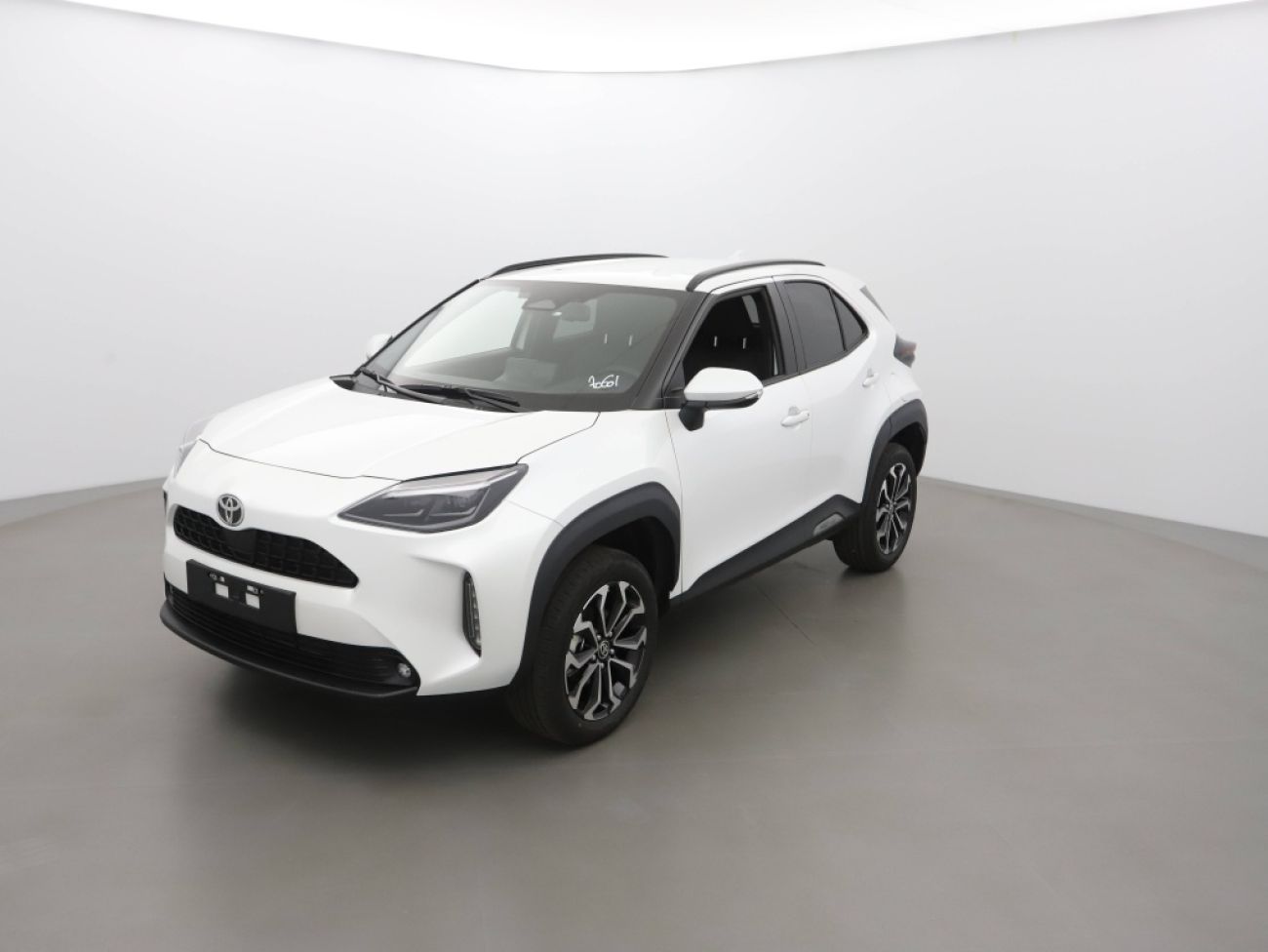 Mandataire TOYOTA YARIS CROSS 130H DESIGN