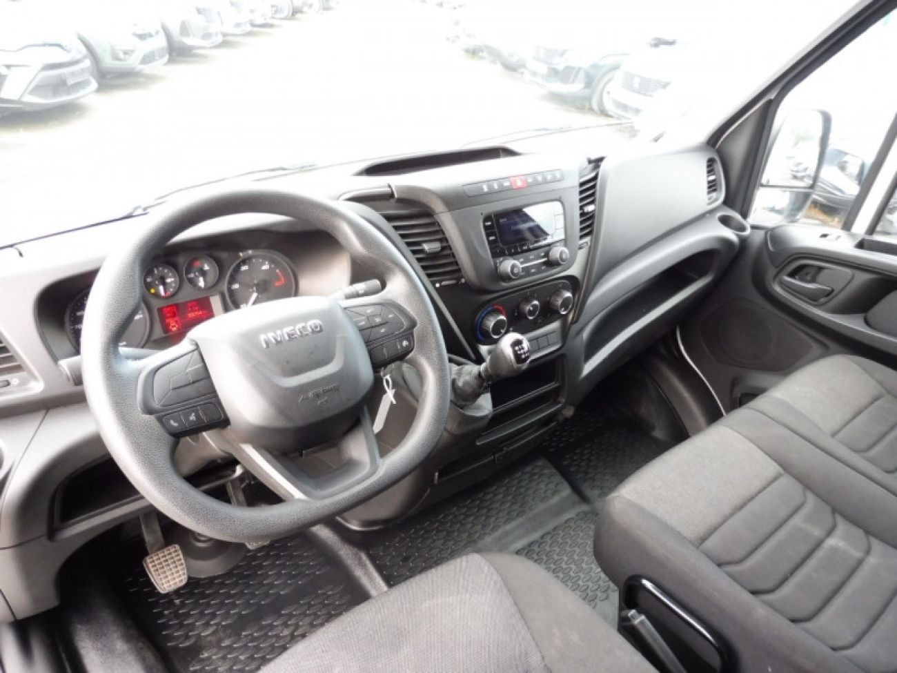 Mandataire IVECO DAILY 35S FG 35S 12M3 V16 2.3 MJET 156