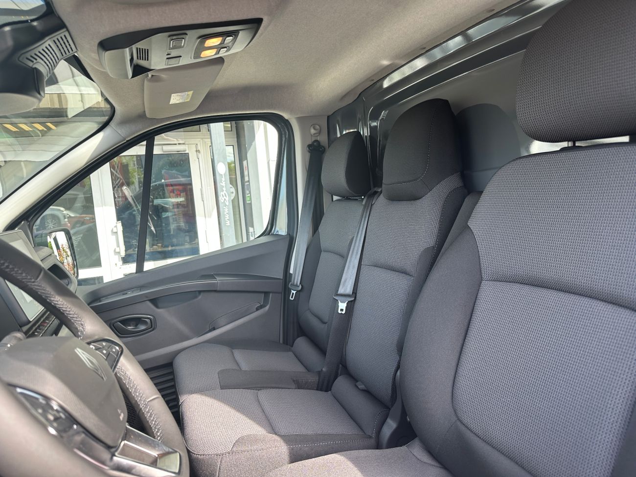 Mandataire RENAULT TRAFIC L1H1 ADVANCE 3T blue dci 150 auto