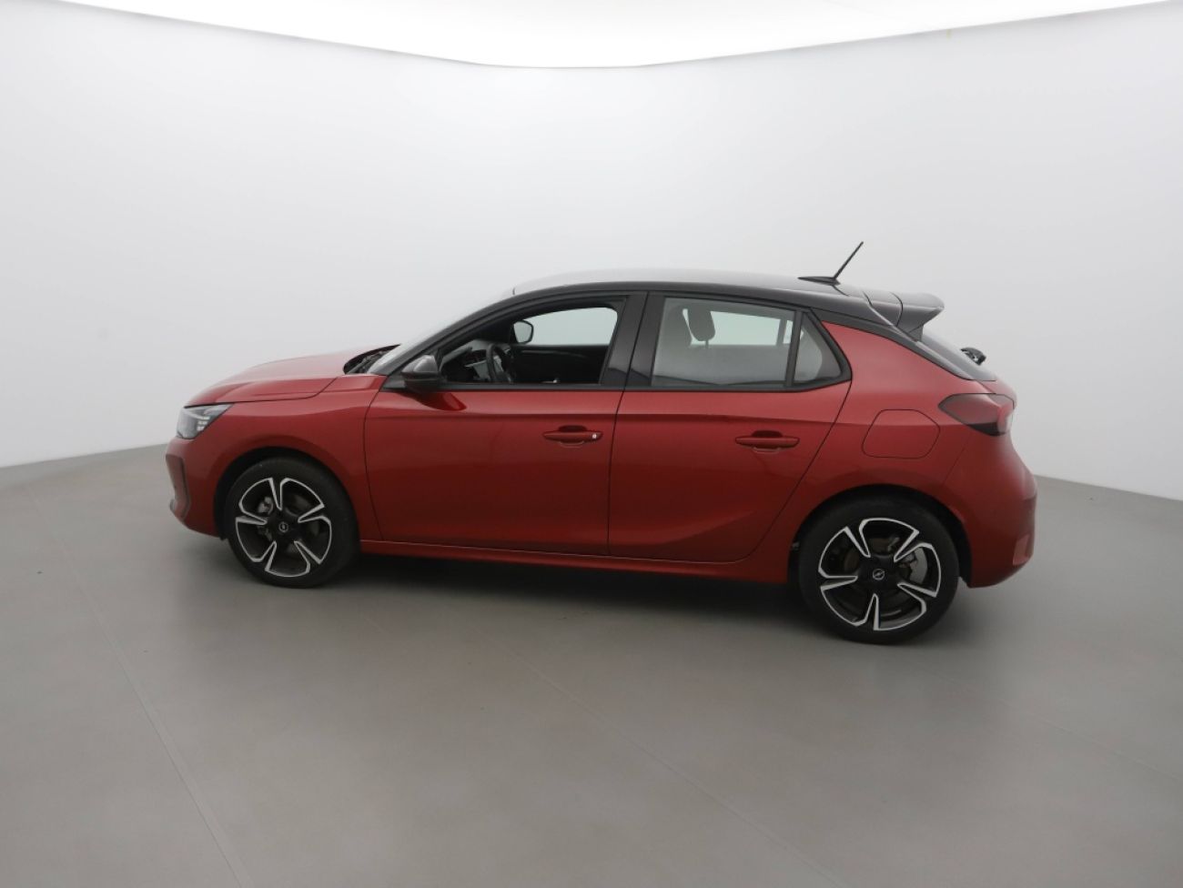 Mandataire Opel Corsa 1.2T 100 ATgs