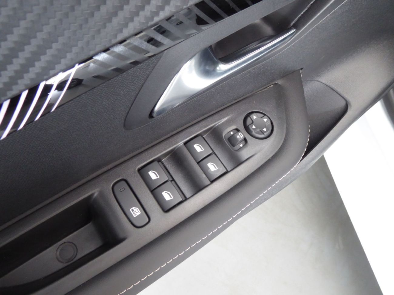 Mandataire PEUGEOT 208 1.2 100CH S&S ALLURE