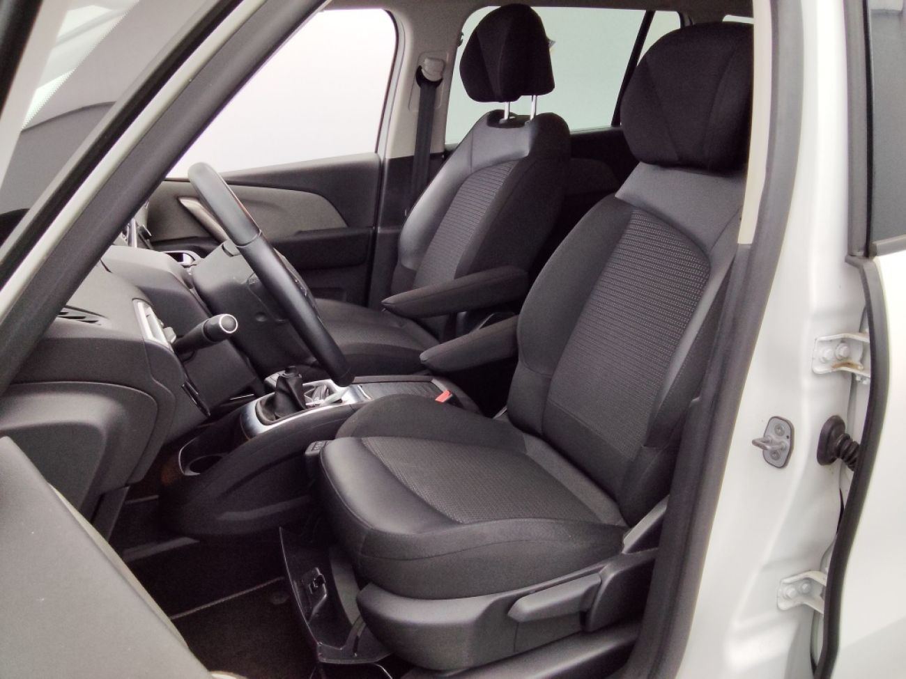 Mandataire Citroën Grand C4 Spacetourer 1.2 PURETECH 130shine pack