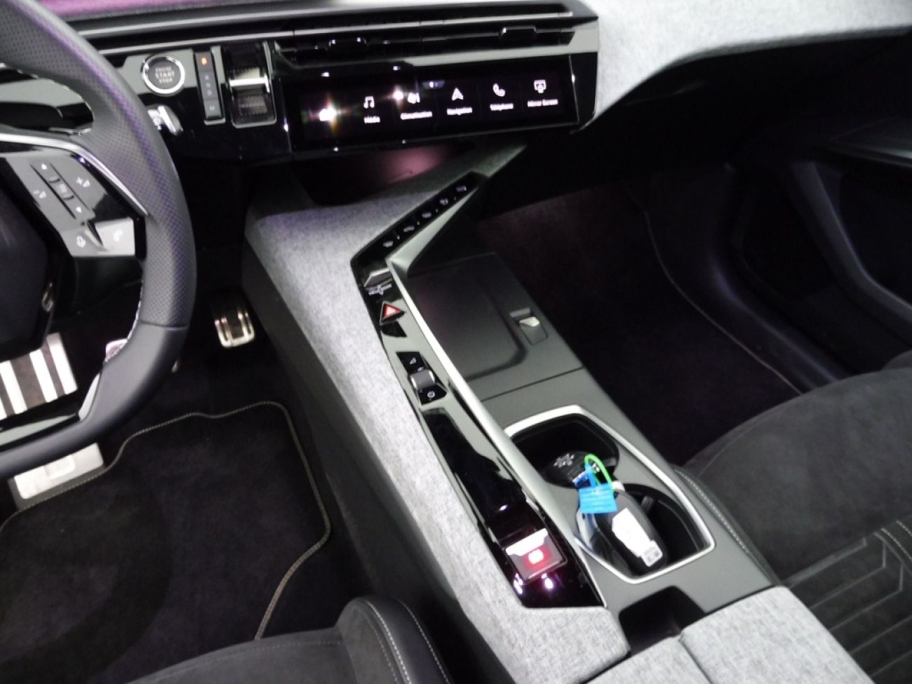 Mandataire PEUGEOT 3008 HYBRID 136CH GT E-DCS6
