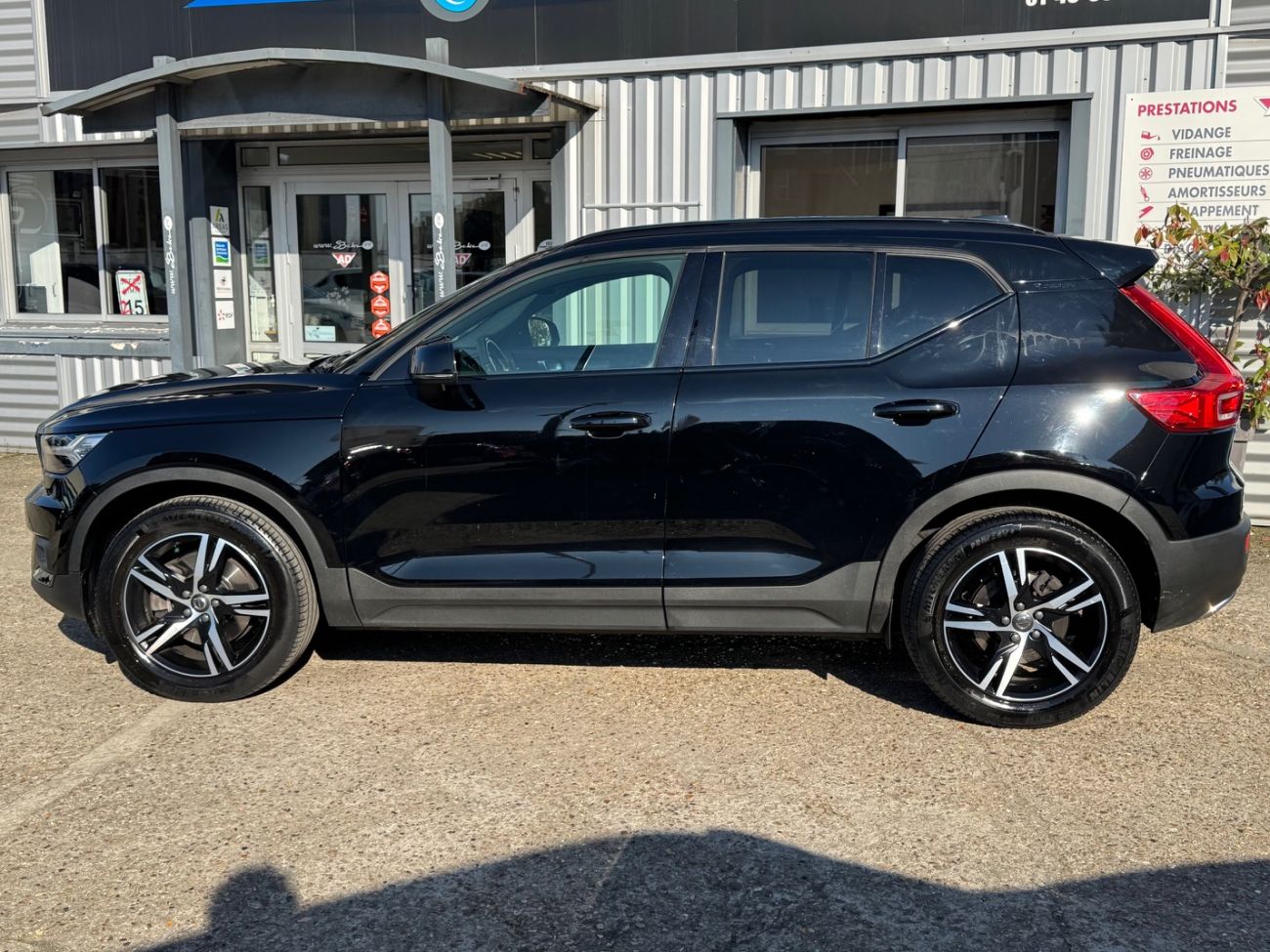 Mandataire VOLVO XC40 D4 AWD AdBlue 190 ch Geartronic 8 R-Design