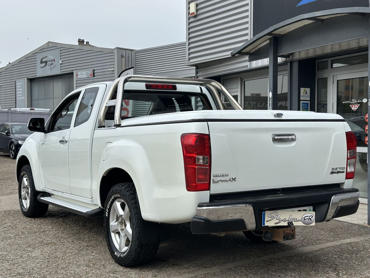 Mandataire ISUZU D-MAX 2.5 4X4 SPACE CAB SOLAR