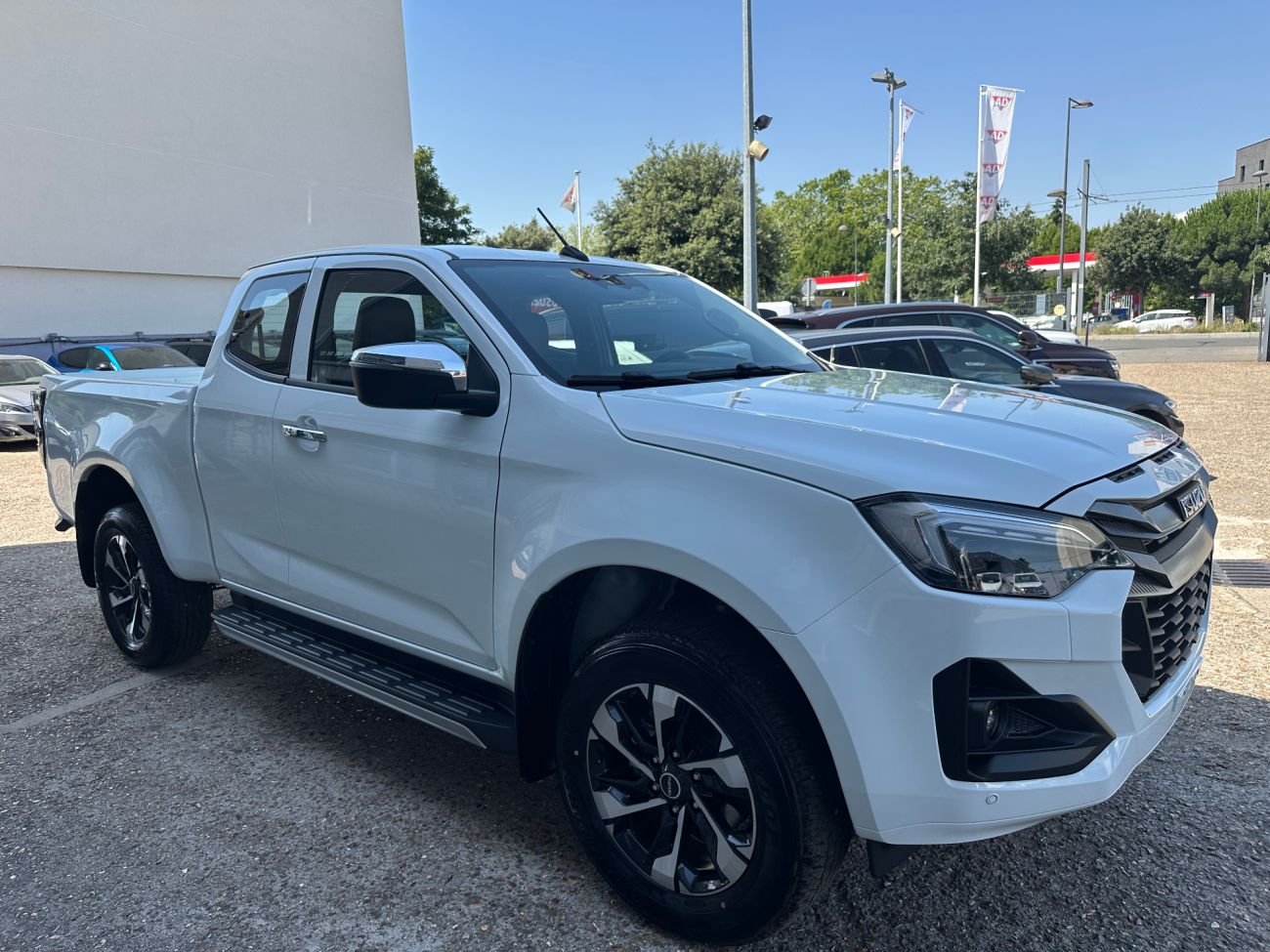 Mandataire ISUZU D-MAX NOUVEAU 2.2L SPACE PRESTIGE