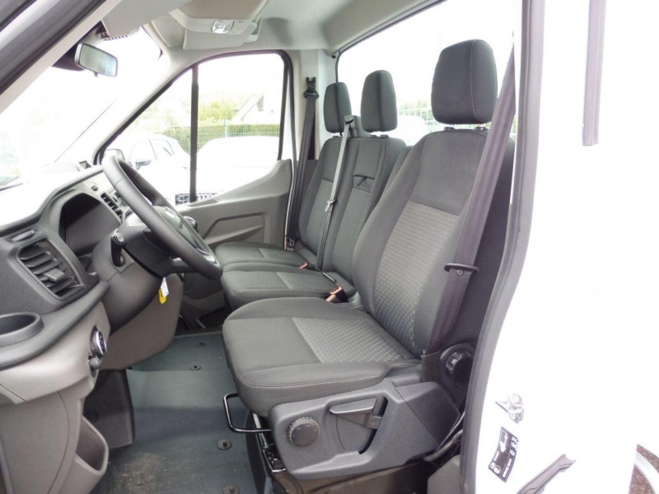 Mandataire Ford TRANSIT CCB BENNE 350 L2 2.0 ECOBLUE 130CH TREND BUSINESS