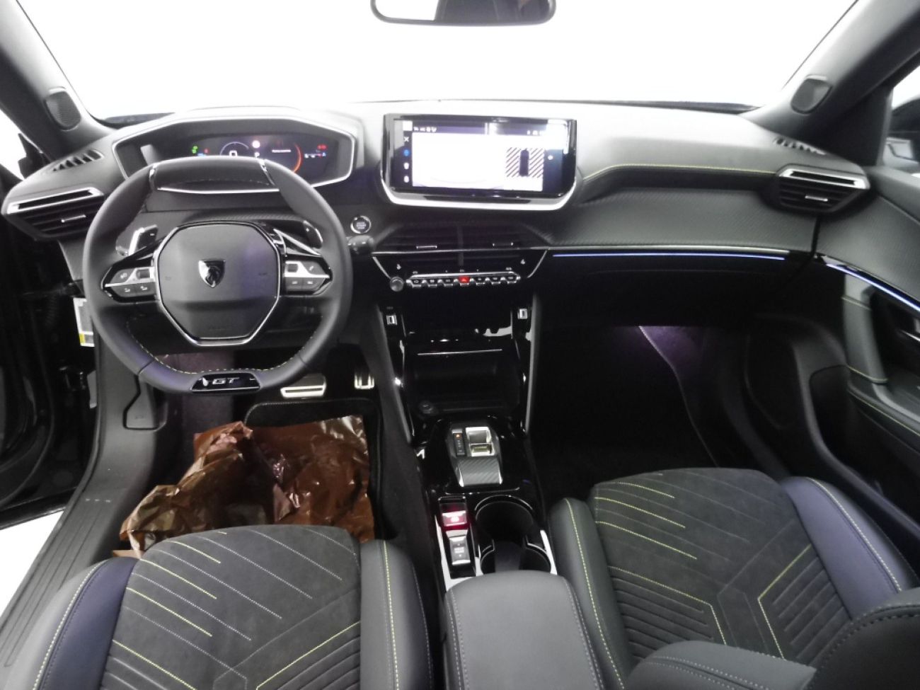 Mandataire PEUGEOT 2008 1.2 HYBRID 145CH GT E-DCS6