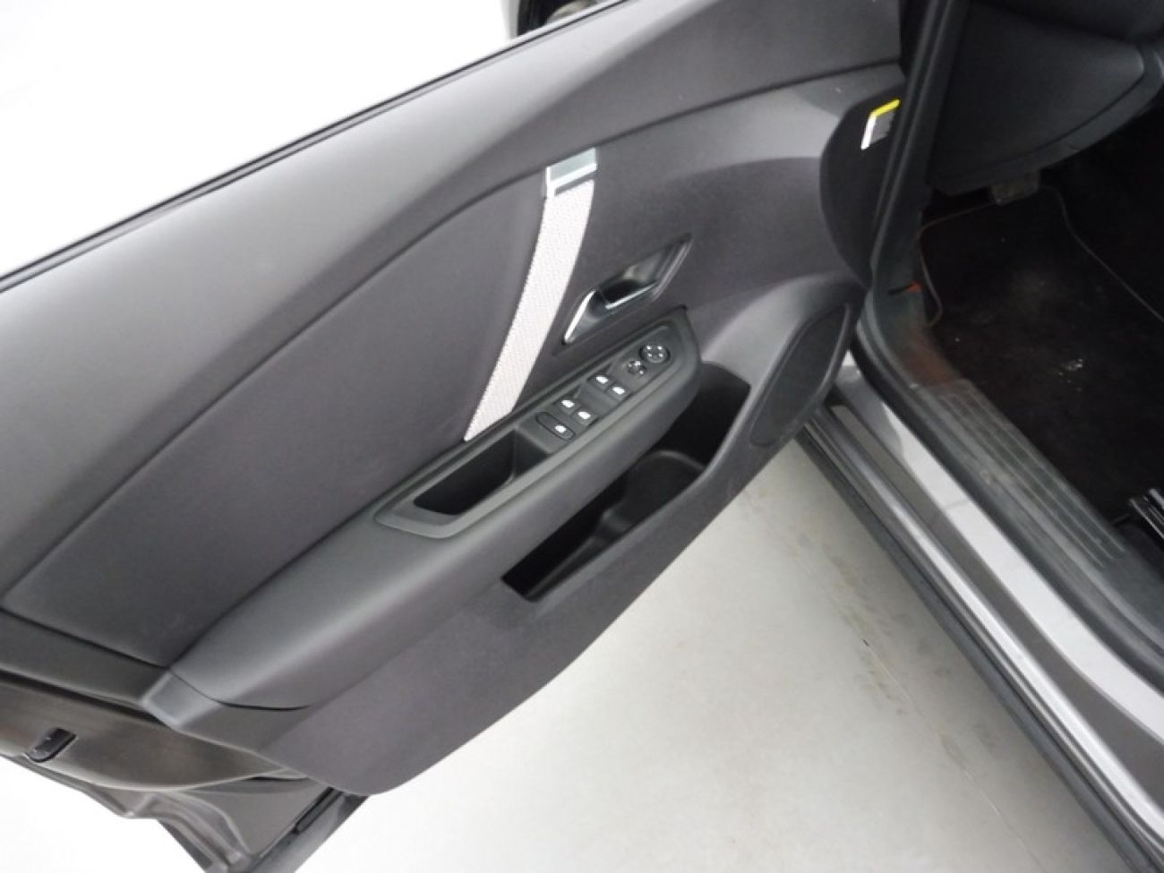 Mandataire Citroën C4 BLUEHDI 130CH S&S SHINE PACK EAT8