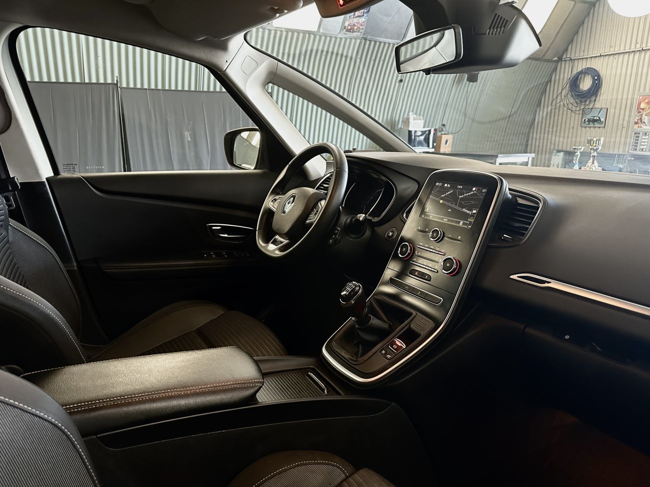 Mandataire RENAULT SCENIC IV BUSINESS TCe 115 FAP Business