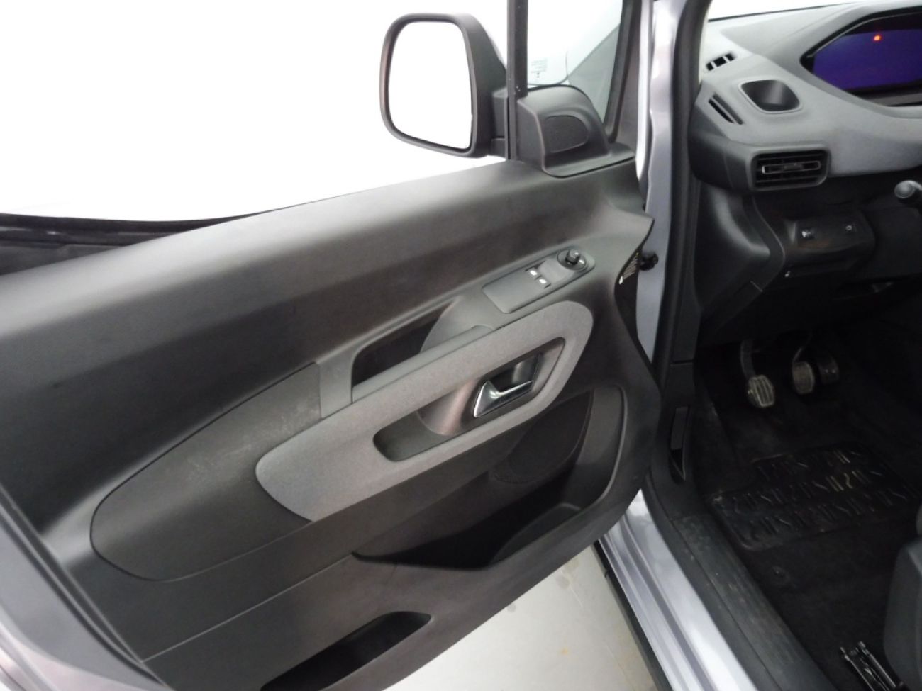 Mandataire PEUGEOT RIFTER TAILLE M - 1.5 BLUEHDI 100CH S&S ALLURE 5 PLACES