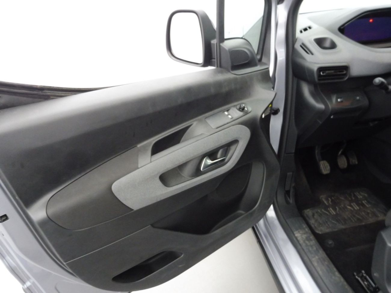 Mandataire PEUGEOT RIFTER TAILLE M - 1.5 BLUEHDI 100CH S&S ALLURE 5 PLACES