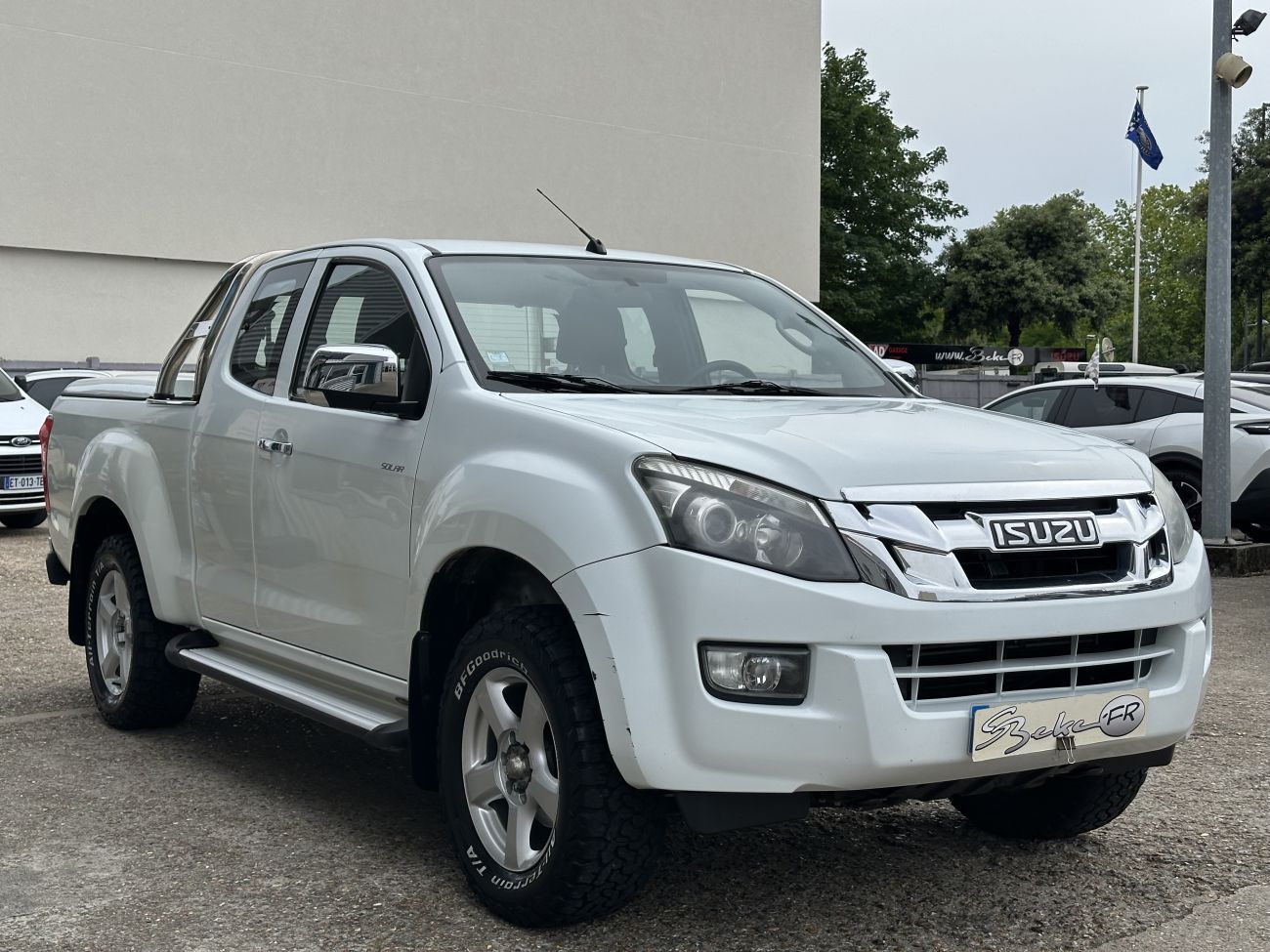 Mandataire ISUZU D-MAX 2.5 4X4 SPACE CAB SOLAR