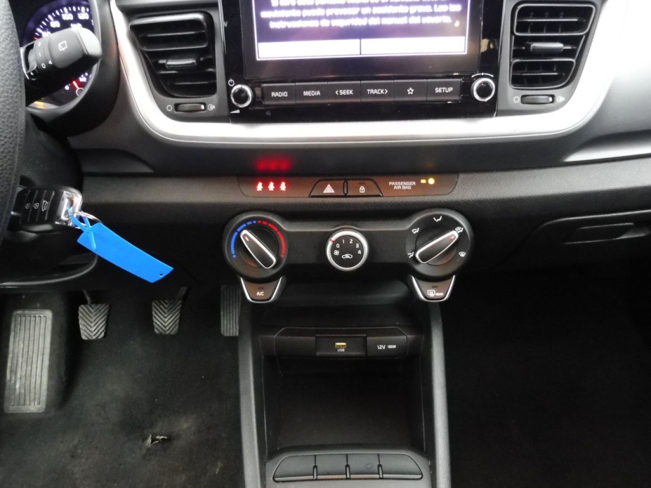 Mandataire Kia Stonic 1.2 LX 84fun