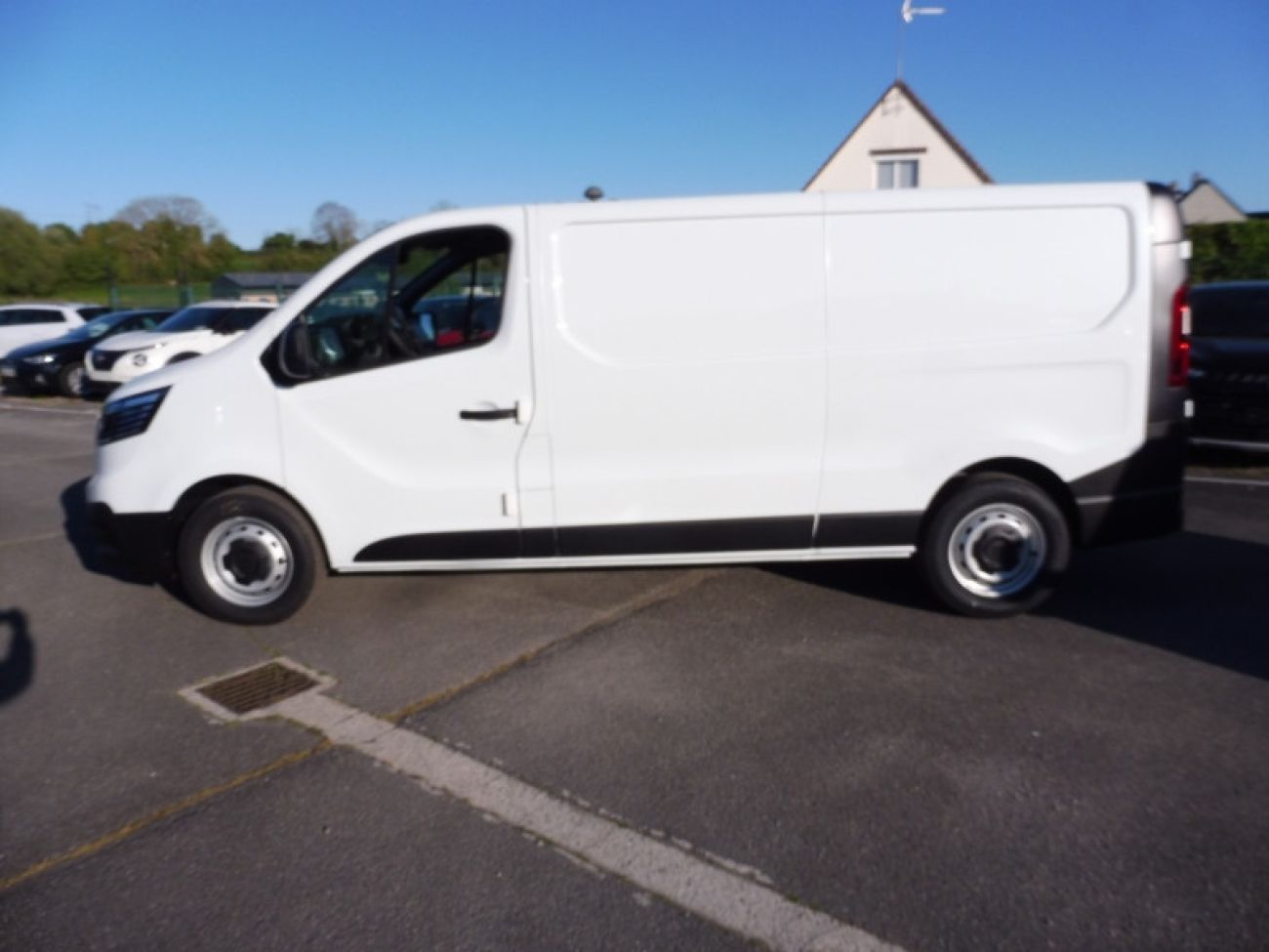 Mandataire RENAULT Trafic L2H1 3T 2.0 BLUE DCI 150CH ADVANCE EDC -24