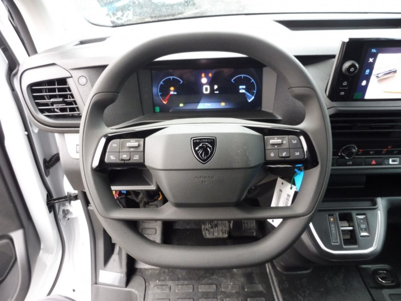 Mandataire PEUGEOT Expert XL 2.0 BLUEHDI 145CH S&S EAT8