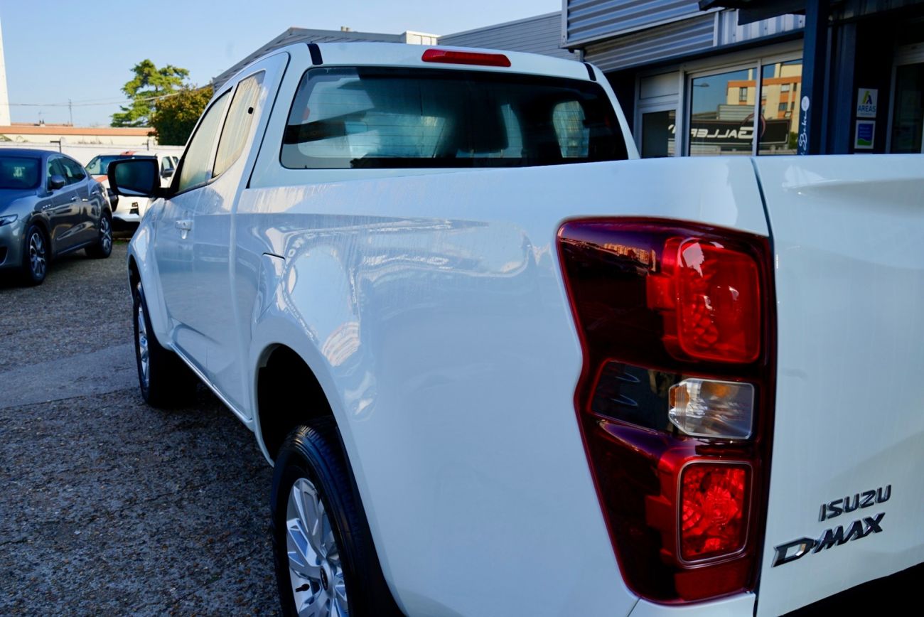 Mandataire ISUZU D-MAX N60 SPACE CAB 1.9 164 CH 4X4 BVA BB+