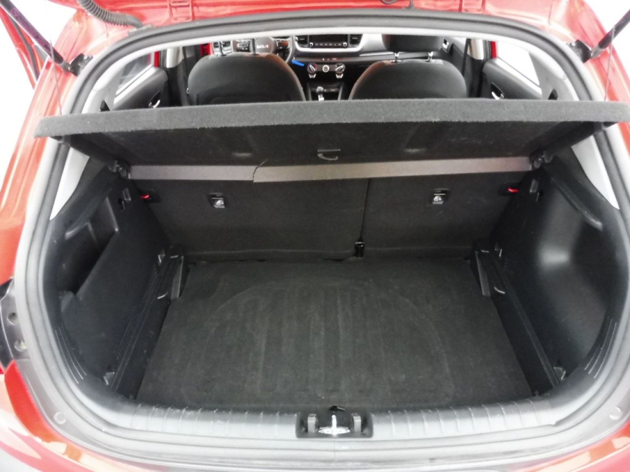 Mandataire Kia Stonic 1.2 LX 84fun