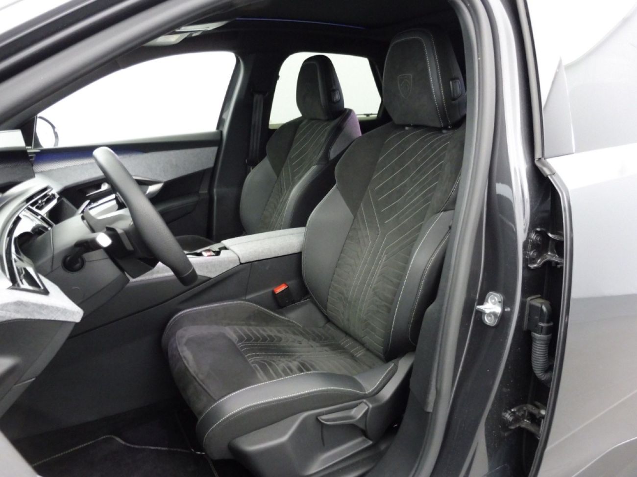 Mandataire PEUGEOT 3008 HYBRID 136CH GT E-DCS6