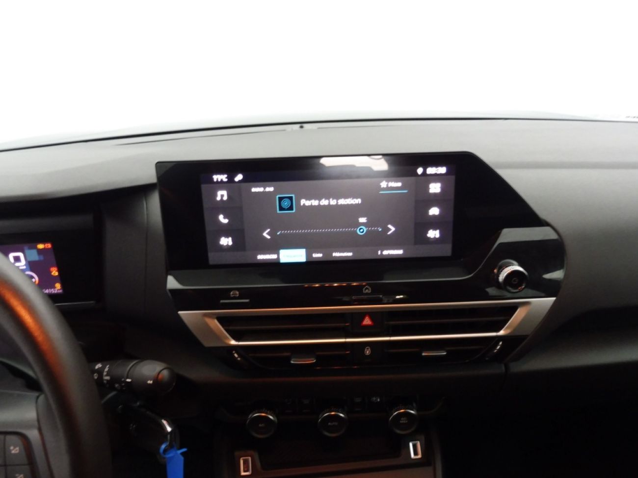 Mandataire Citroën C4 X 1.2 PURETECH 100 FEEL