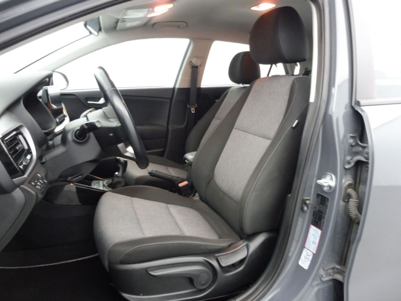 Mandataire Kia Stonic 1.0 T-GDI 100lx urban