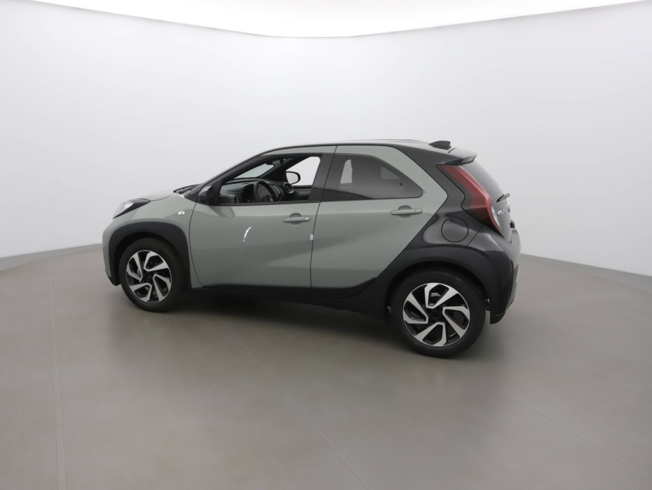 Mandataire TOYOTA AYGO X 1.0 VVT-I 72CH TEAM PLAYER