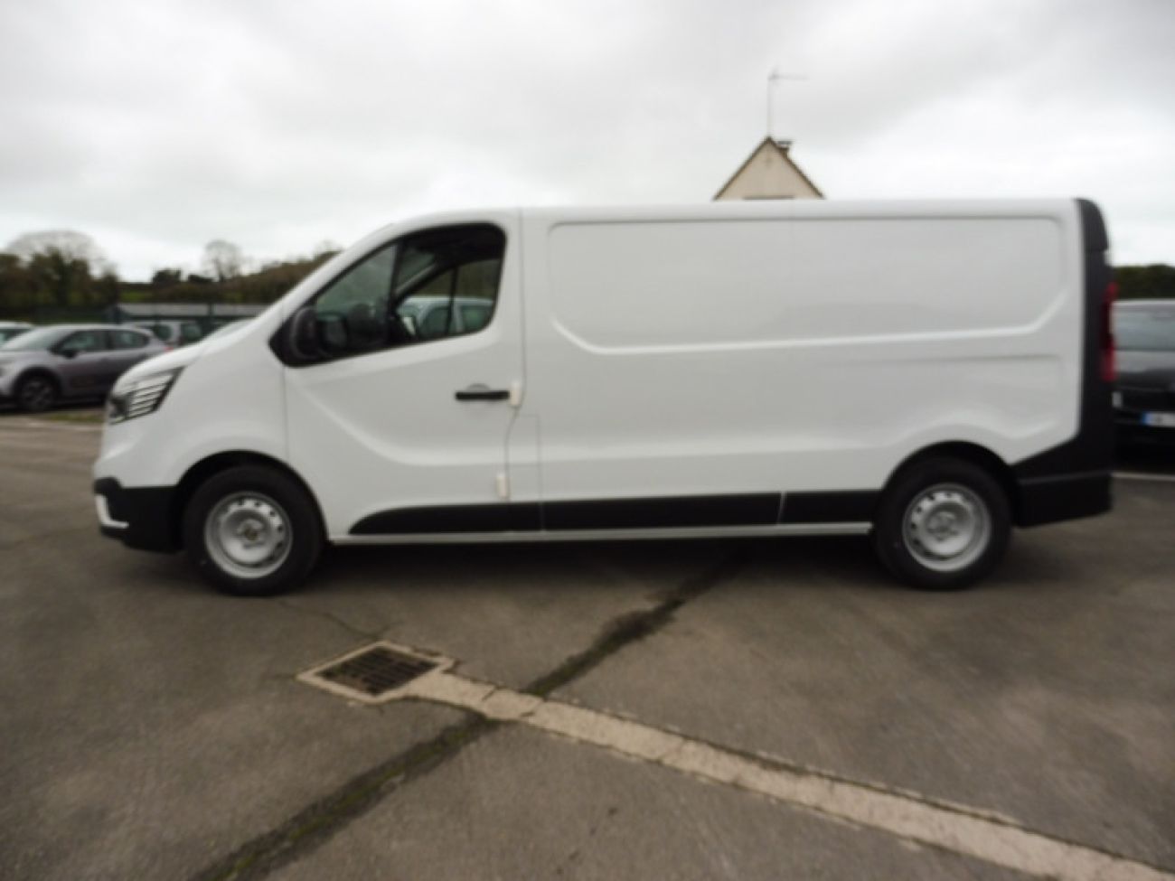 Mandataire RENAULT TRAFIC III FG L1H1 3T 2.0 BLUE DCI 150CH ADVANCE -24
