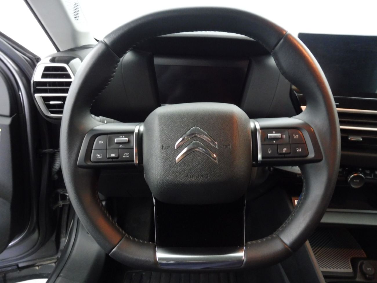 Mandataire Citroën C4 X 1.2 PURETECH 100 FEEL