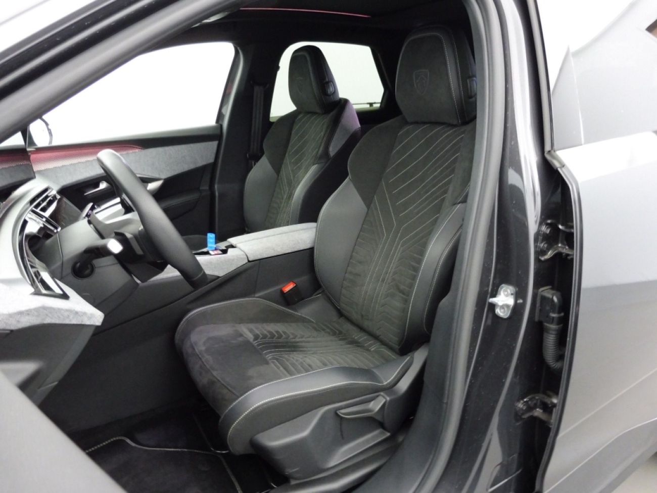 Mandataire PEUGEOT 3008 HYBRID 136CH GT E-DCS6