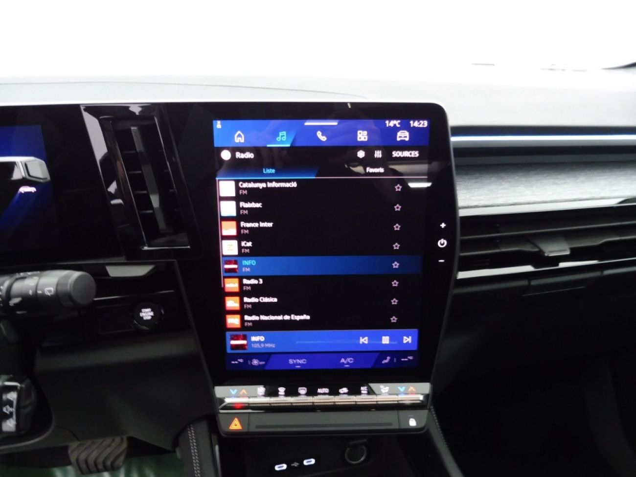 Mandataire RENAULT Austral 1.2 E-TECH FULL HYBRID 200CH TECHNO - 24