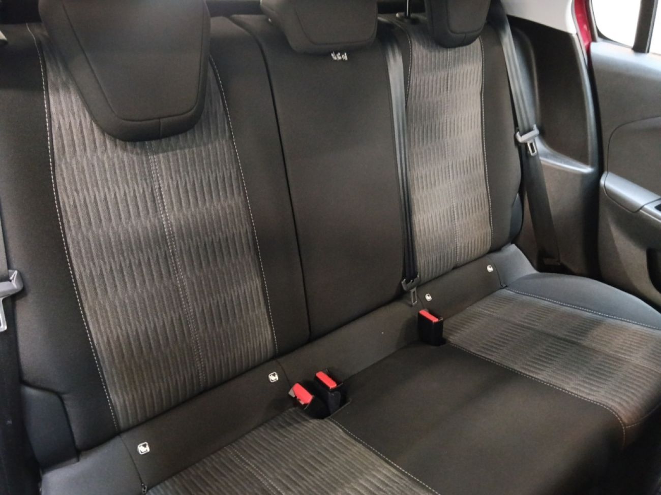 Mandataire Opel Corsa 1.2 75edition