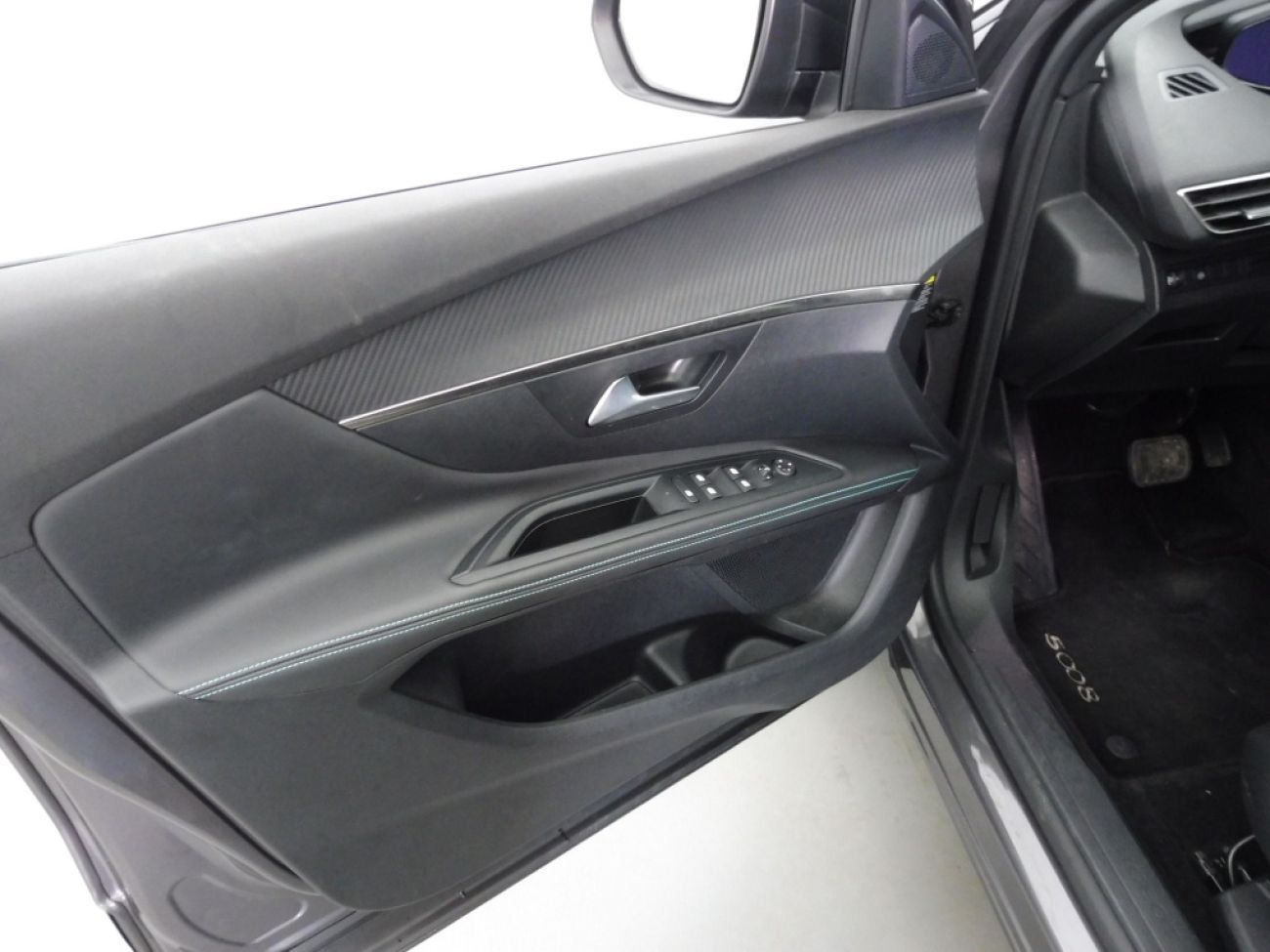 Mandataire PEUGEOT 5008 1.5 BLUEHDI 130CH S&S ALLURE PACK EAT8