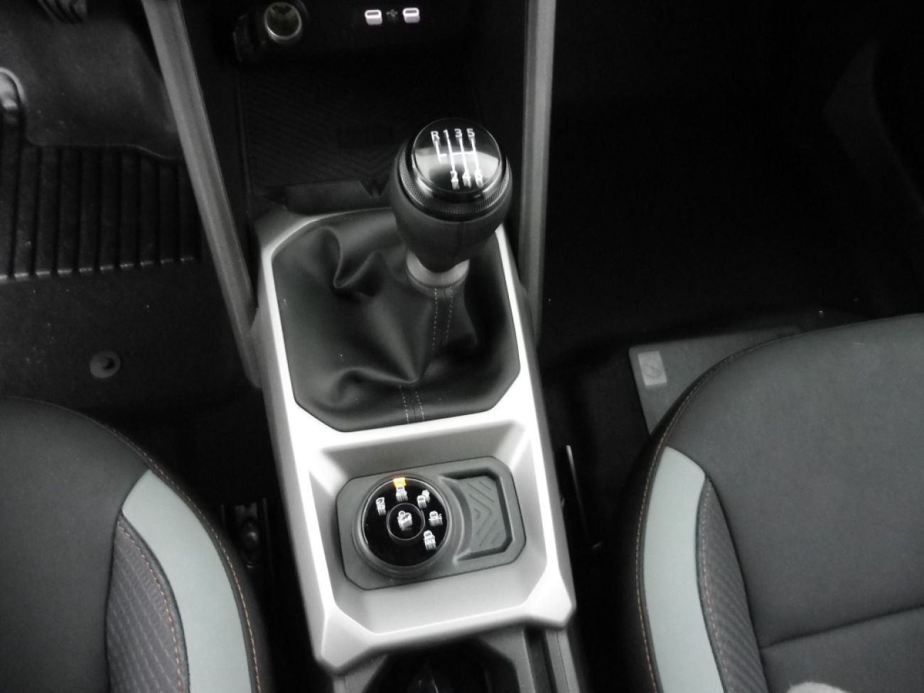 Mandataire Dacia Duster 1.2 TCE MILD HYBRID 130CH EXTREME 4X4