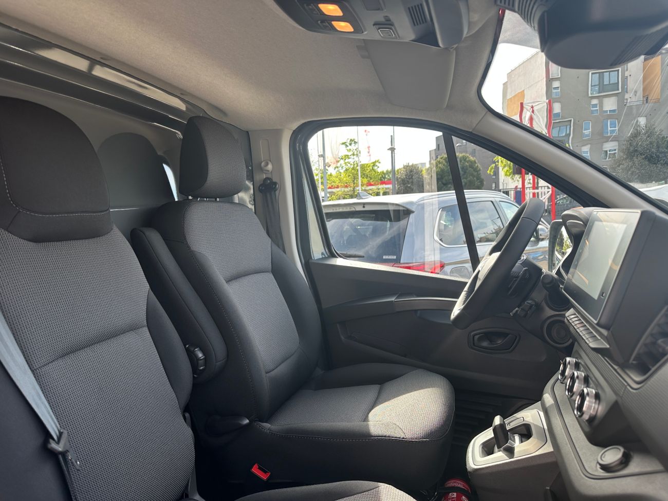 Mandataire RENAULT TRAFIC L1H1 ADVANCE 3T blue dci 150 auto