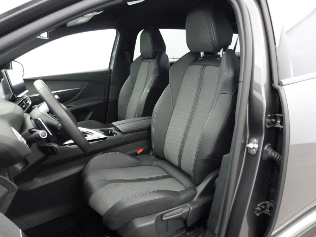 Mandataire PEUGEOT 5008 1.5 BLUEHDI 130CH S&S ALLURE PACK EAT8