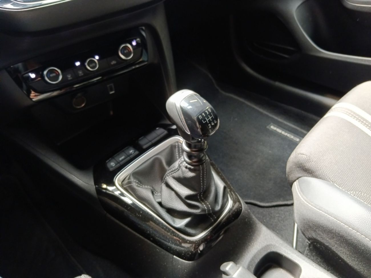 Mandataire Opel Corsa 1.2T 100gs