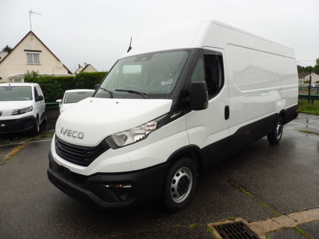 Mandataire IVECO Daily 35S18 3.0 V16 HI-MATIC H2 180CV