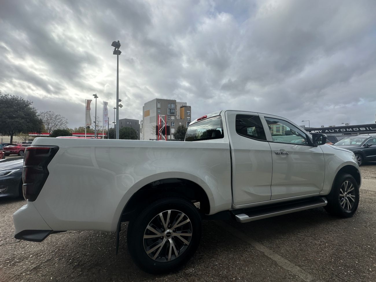 Mandataire ISUZU D-MAX N60 SPACE CAB 1.9 164 CH 4X4 BVA F+ 2P