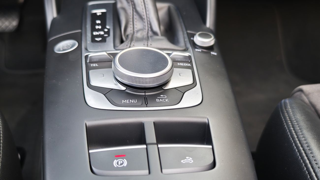 Mandataire AUDI A3 CABRIOLET 1.5 TFSI CoD 150 S tronic 7 Design Luxe