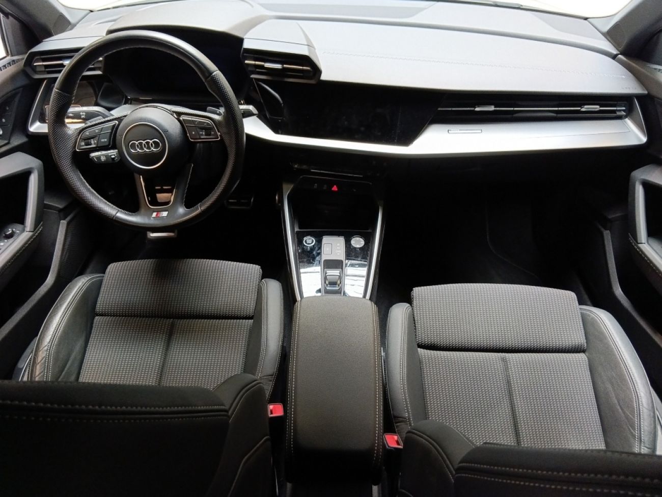 Mandataire AUDI A3 Sportback 35 TFSI 150CH MILD HYBRID S LINE S TRONIC 7