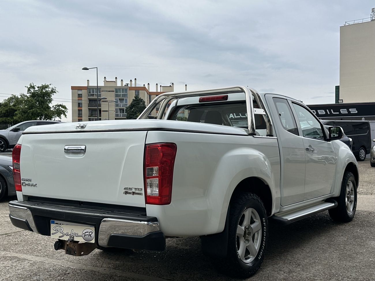 Mandataire ISUZU D-MAX 2.5 4X4 SPACE CAB SOLAR